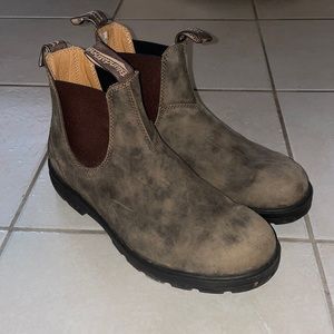 Blundstones